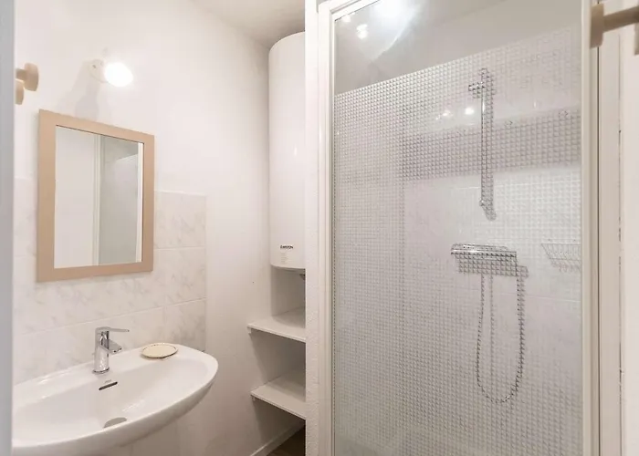 Esquièze-sère, 3 Pièces, 6 Personnes - Fr-1-402-117 Appartamento *